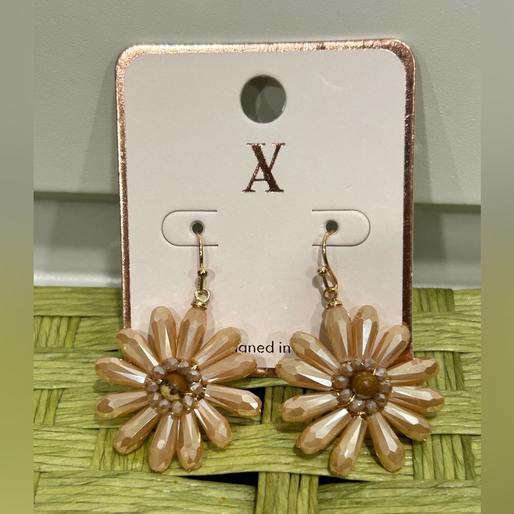 AV Flower Shape Bead Earrings NWT